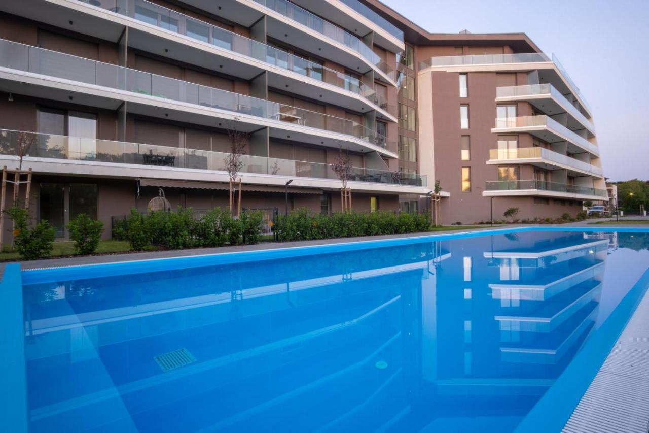 Myflat Coral Beach Apartment Siófok Exteriör bild