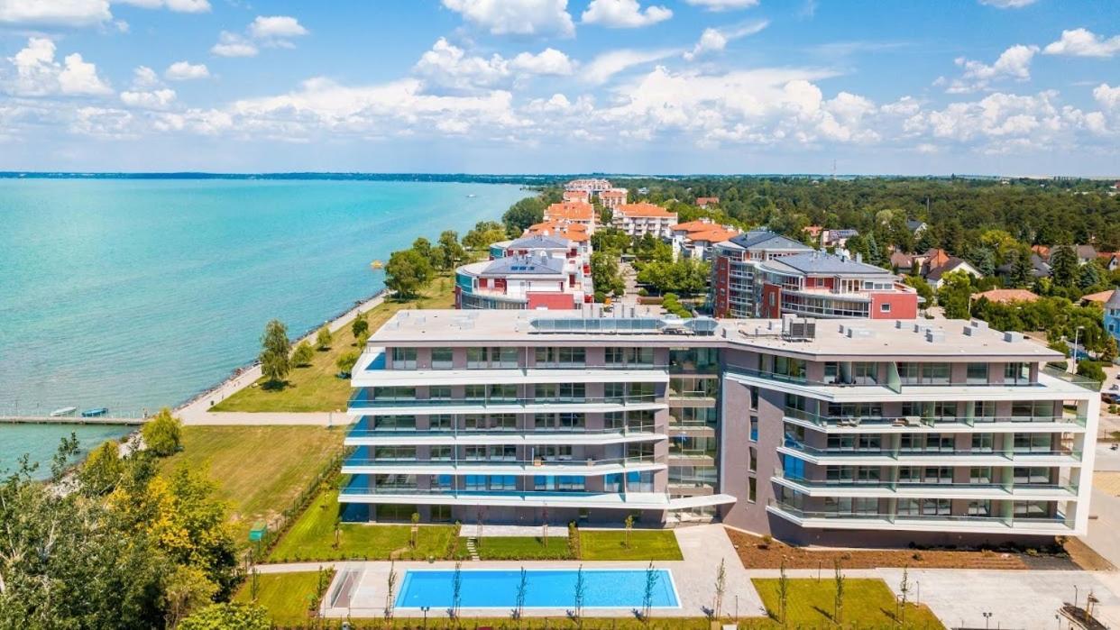 Myflat Coral Beach Apartment Siófok Exteriör bild