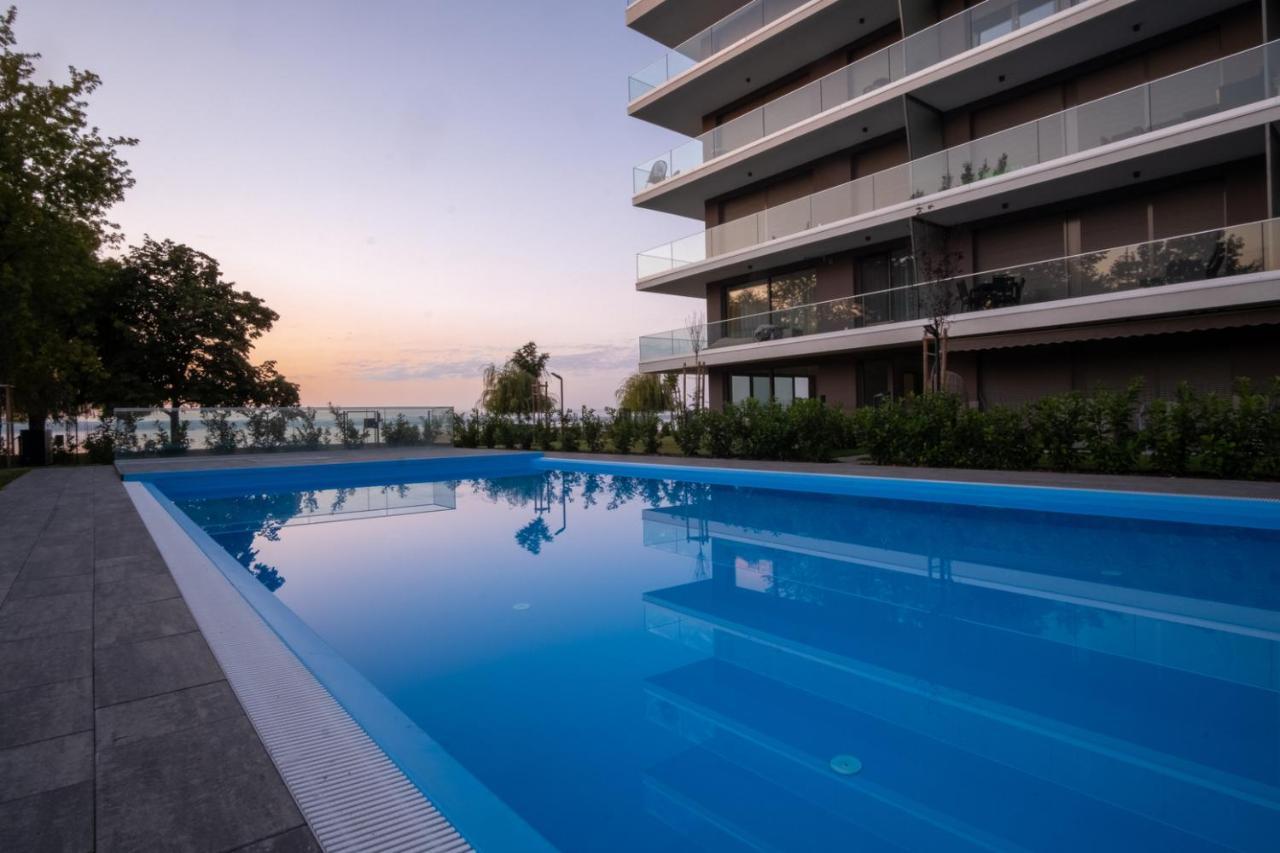 Myflat Coral Beach Apartment Siófok Exteriör bild