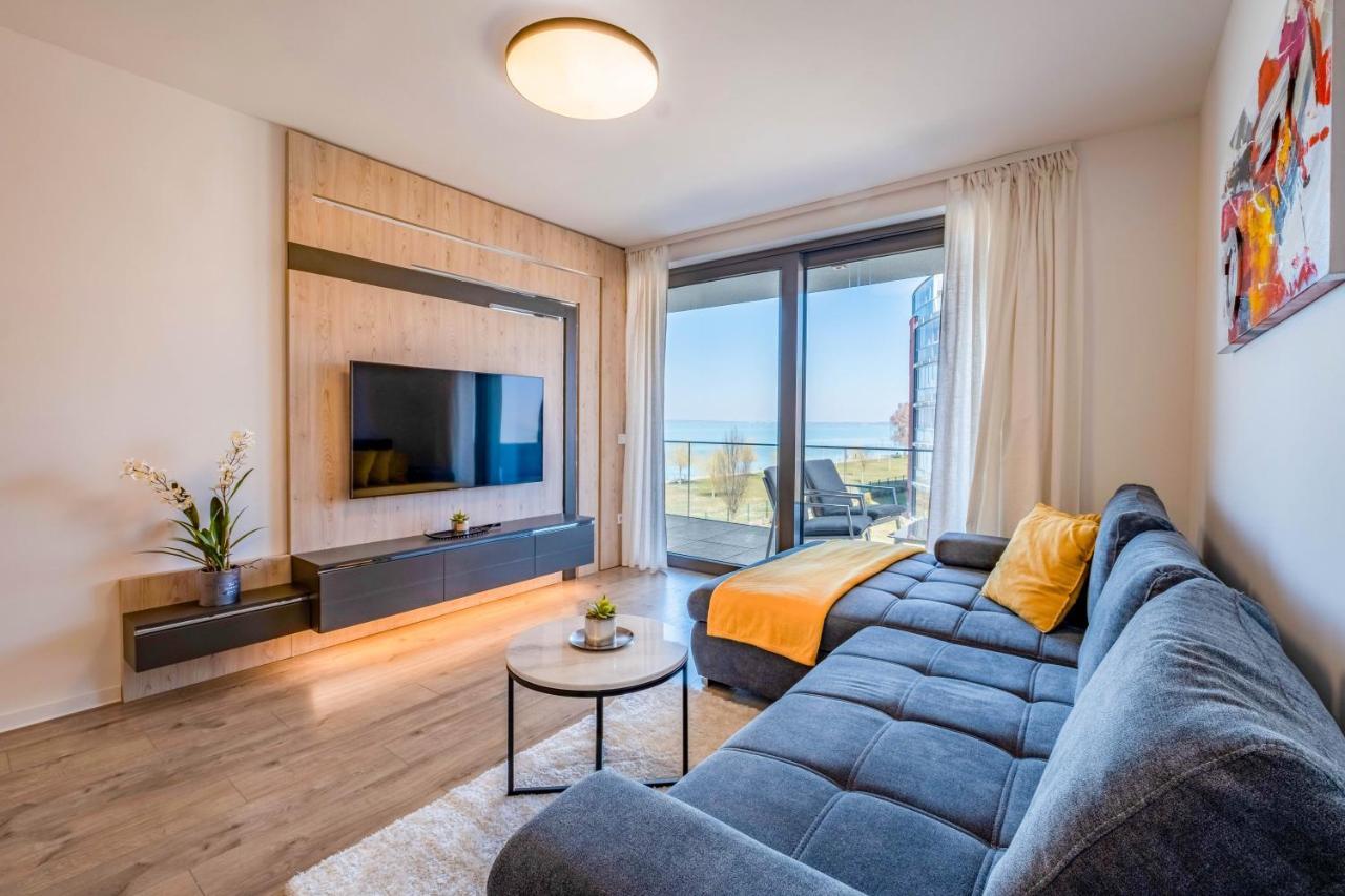 Myflat Coral Beach Apartment Siófok Exteriör bild